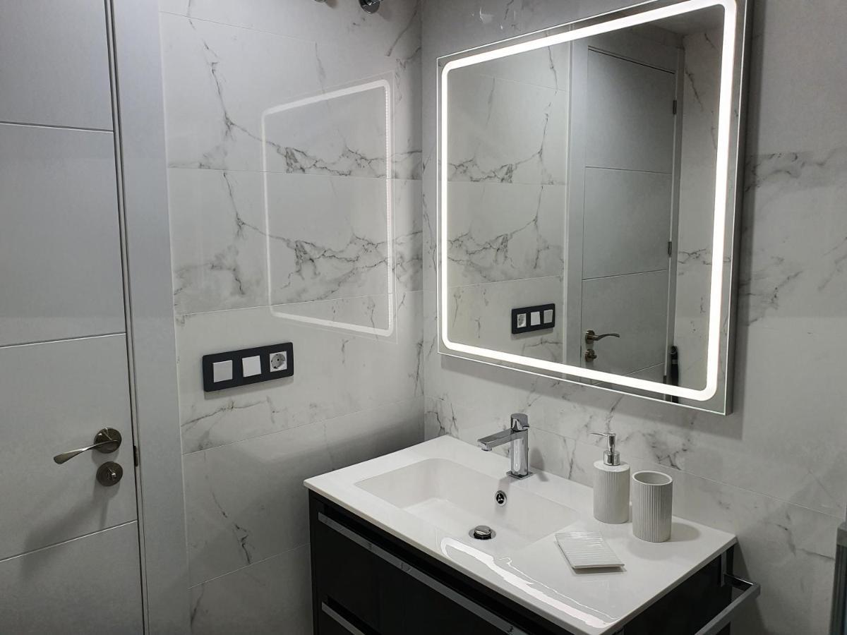 Ordono II Suites Con Aire Acondicionado Y Wifi เลออน ภายนอก รูปภาพ